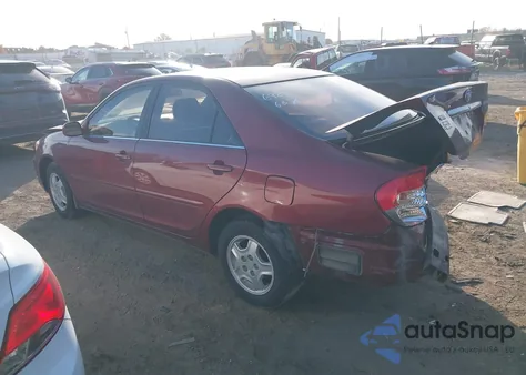 2003 Toyota Camry Le V6 z USA, uszkodzony, nr VIN 4T1BF32K83U038513